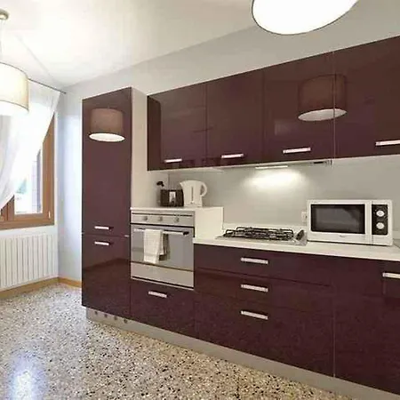 Venier 3 Apartment